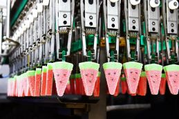 KDC: 9 tháng đạt 75% kế hoạch lợi nhuận cả năm Kem Dua Hau 1