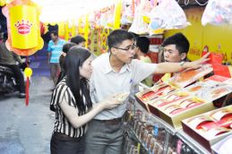 Bánh trung thu bán chạy nhờ nhu cầu biếu, tặng 2309 Thumb